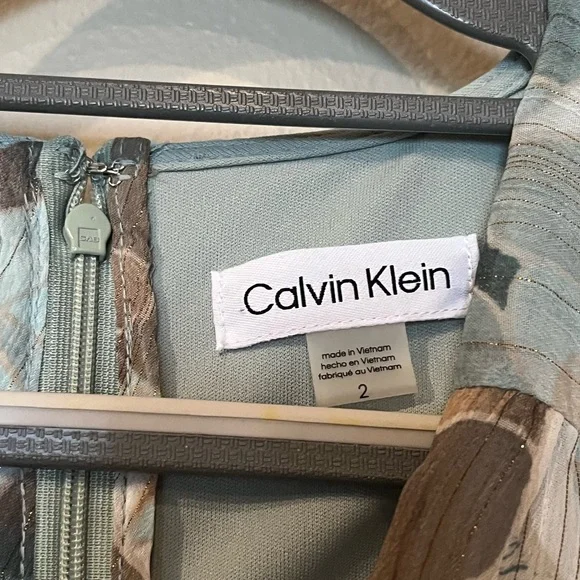 Stunning Calvin Klein Maxi Dress - Picture 6 of 10